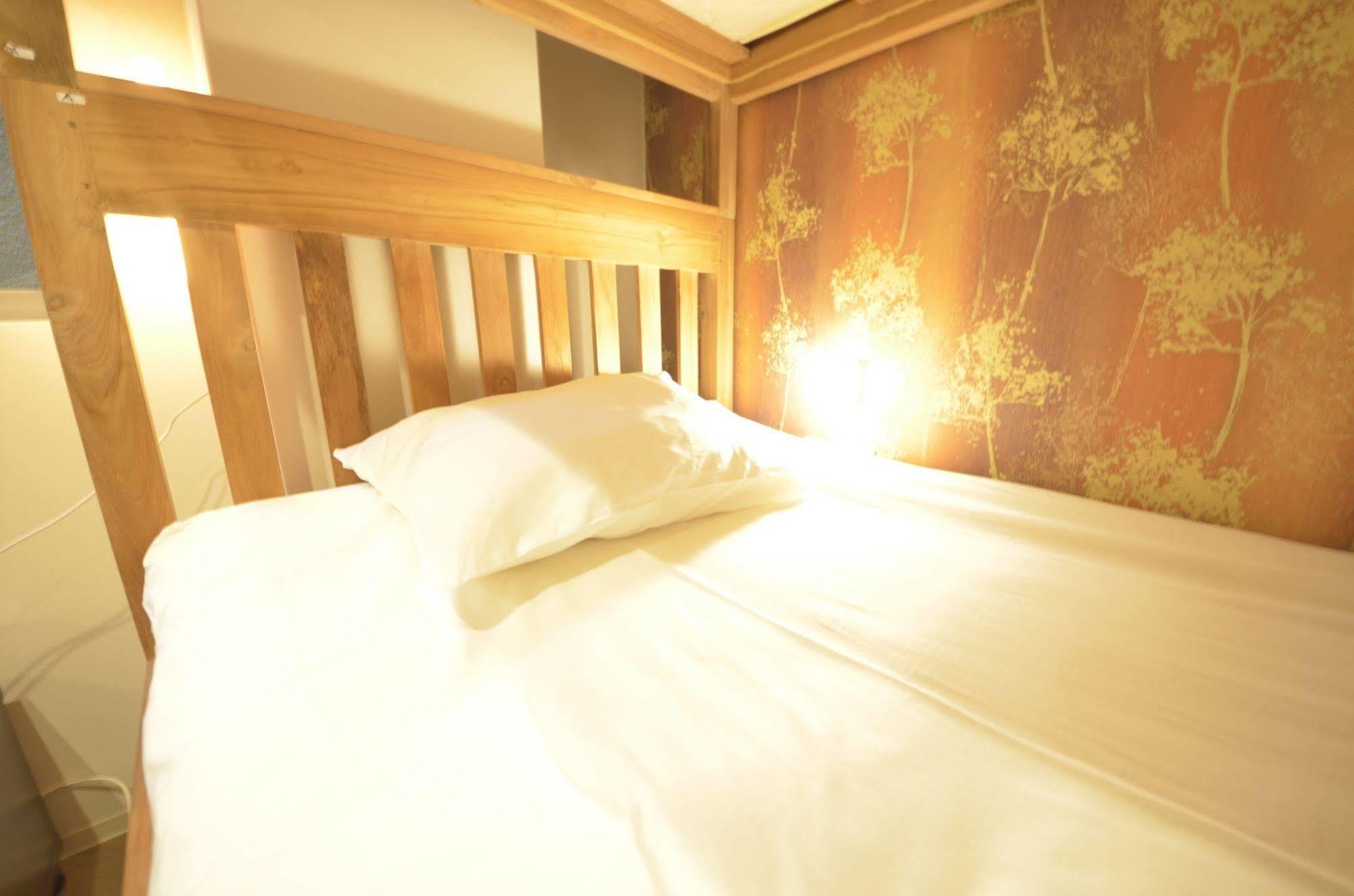 Yadokari Namba Hostel Осака Екстер'єр фото