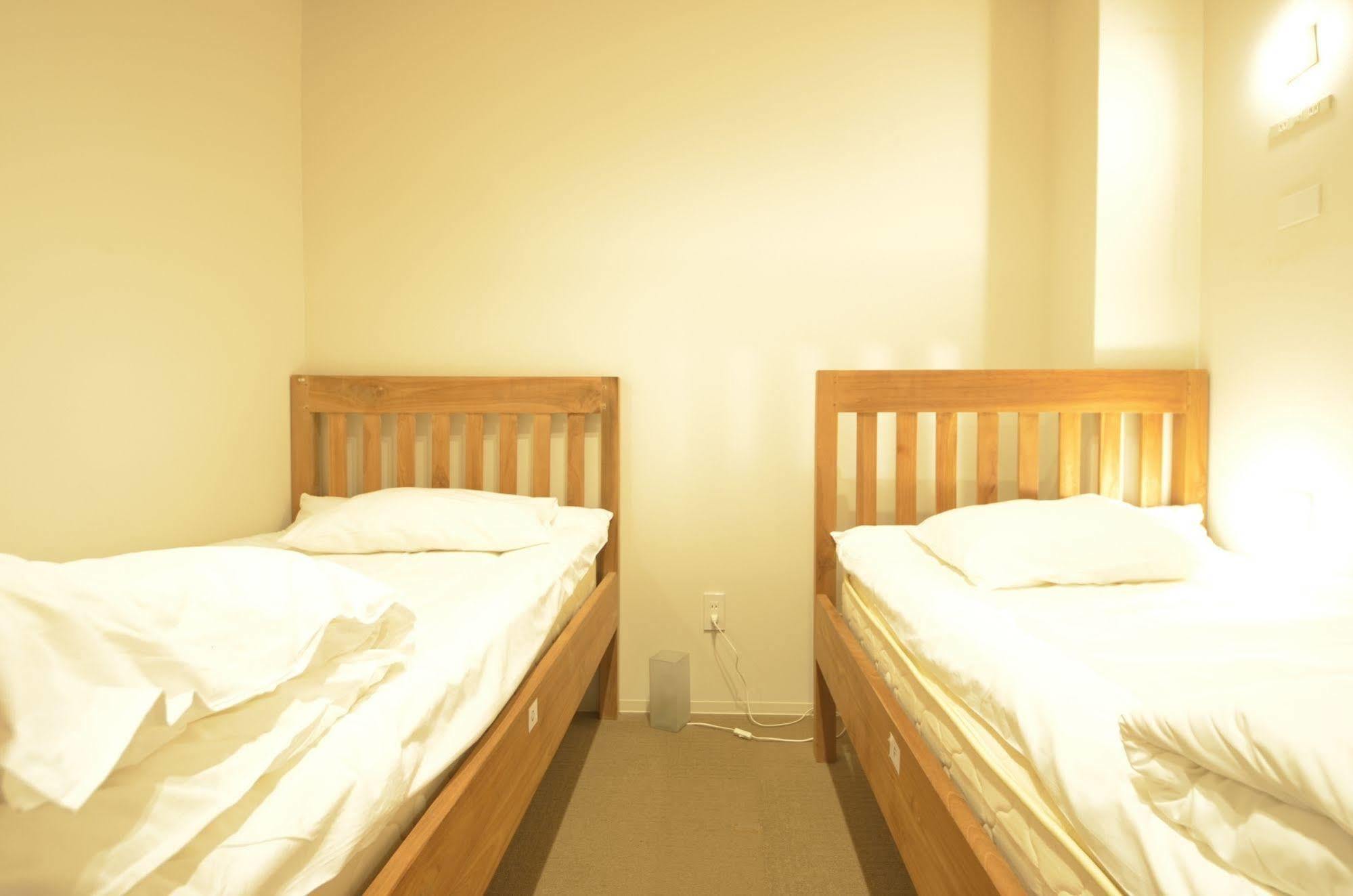 Yadokari Namba Hostel Осака Екстер'єр фото